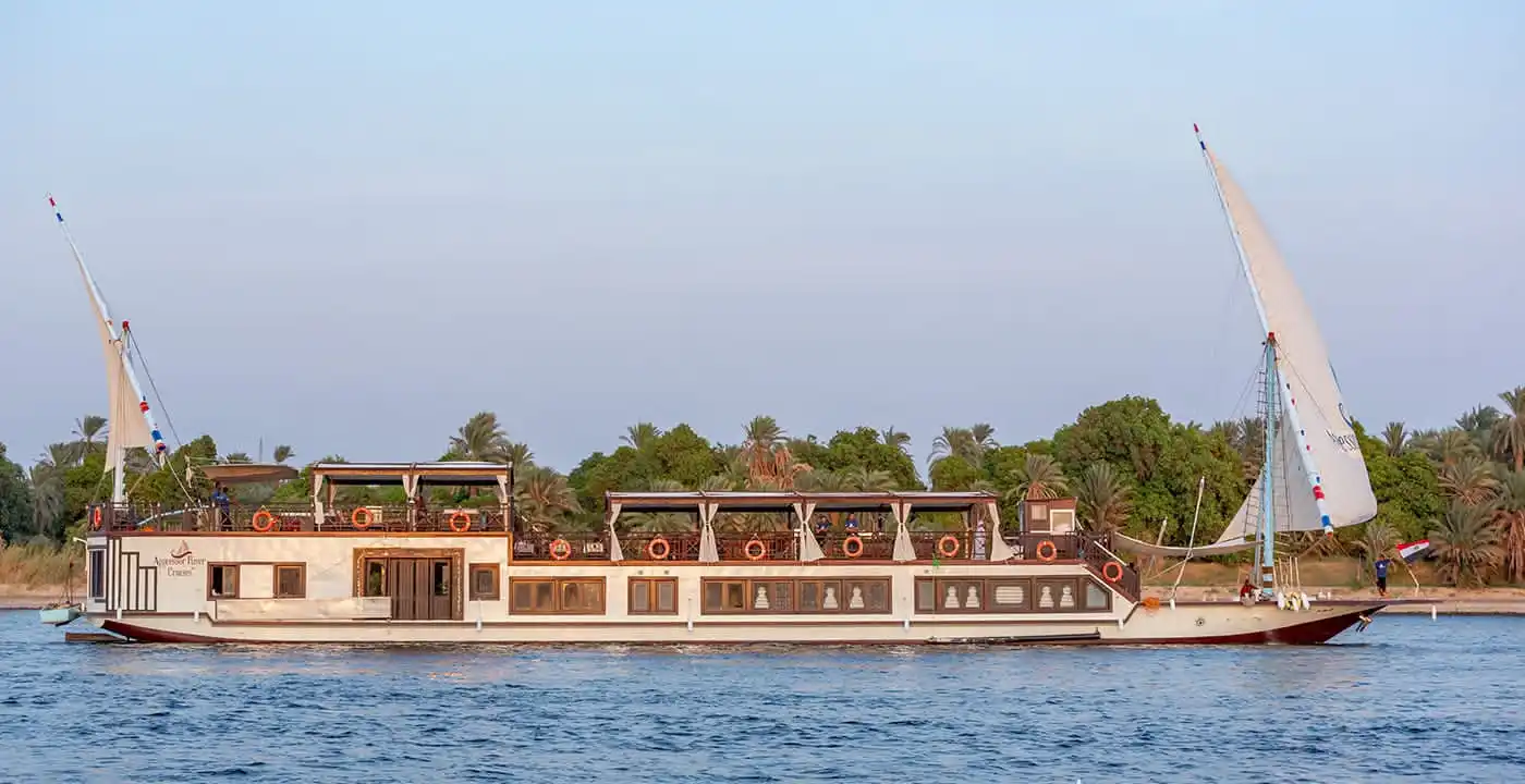 Qamar Nile Boat Dahabya