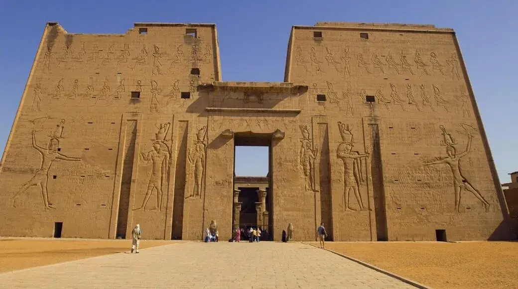 Private Day Tour to Edfu & Kom Ombo from Luxor